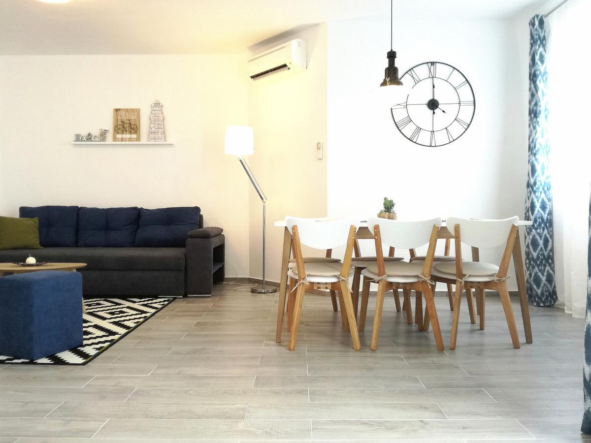 Maiv Residence - Family & Designer Suites Rogoznica  Exteriör bild