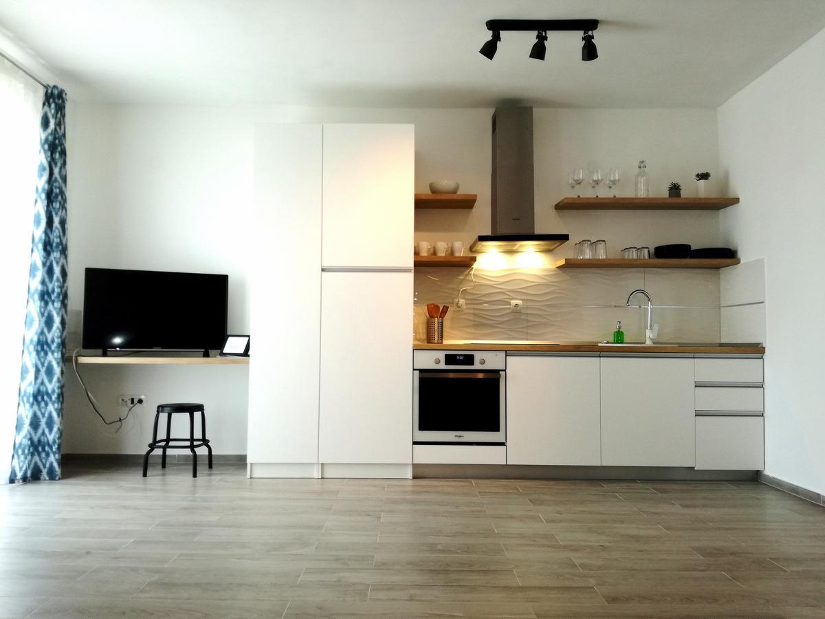 Maiv Residence - Family & Designer Suites Rogoznica  Exteriör bild