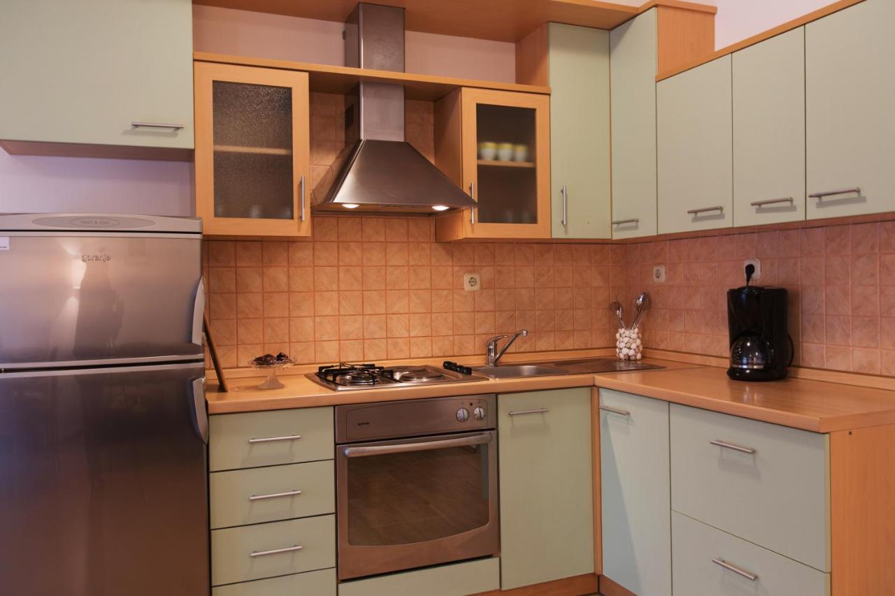 Maiv Residence - Family & Designer Suites Rogoznica  Rum bild