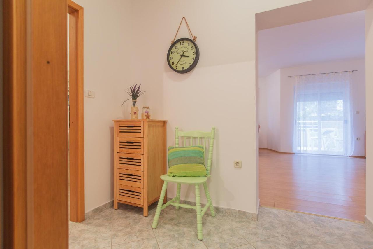 Maiv Residence - Family & Designer Suites Rogoznica  Rum bild