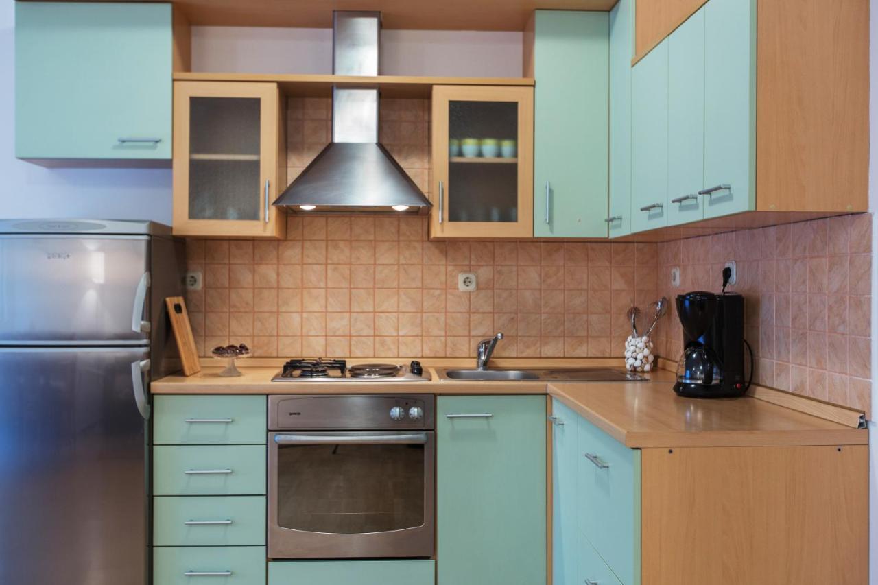 Maiv Residence - Family & Designer Suites Rogoznica  Rum bild